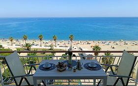 Maremare, Really On The Beach, With Private Parking